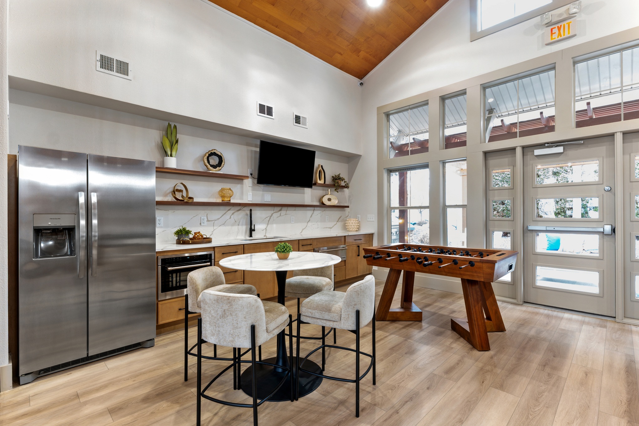 Island View Apartments Image 6
