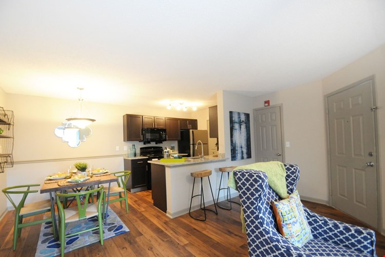 Apartments at The Willows of West Hills - Knoxville