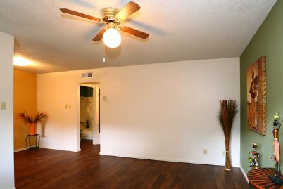 Oak Brook Crossing Image 4