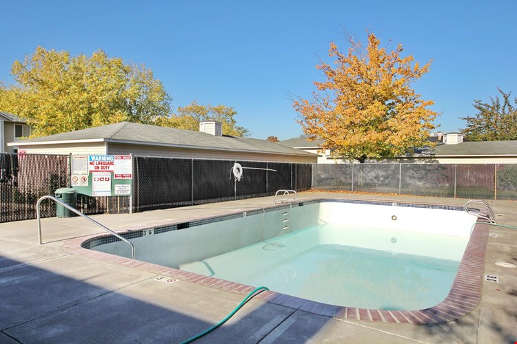 Market Place Apartments Image 8