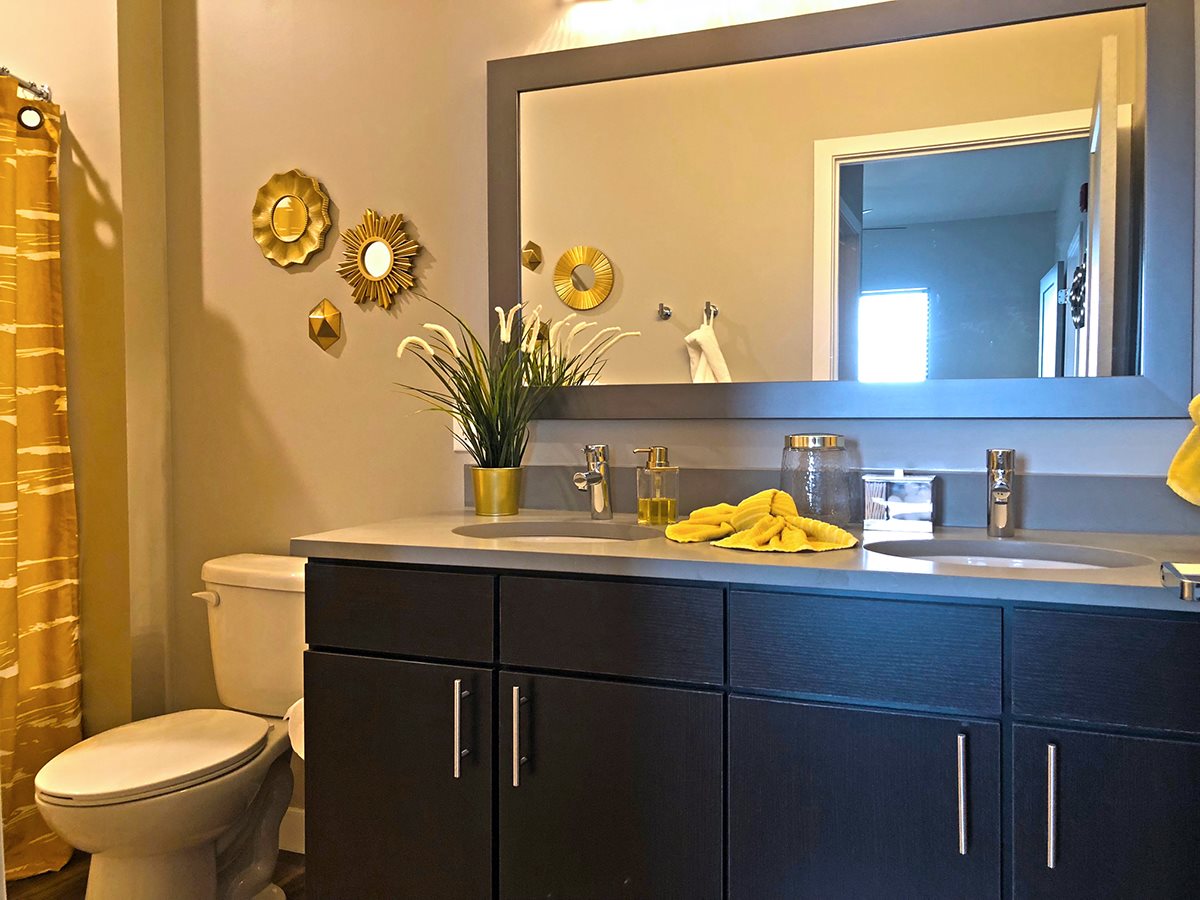 1400 Russell Apartments Image 20