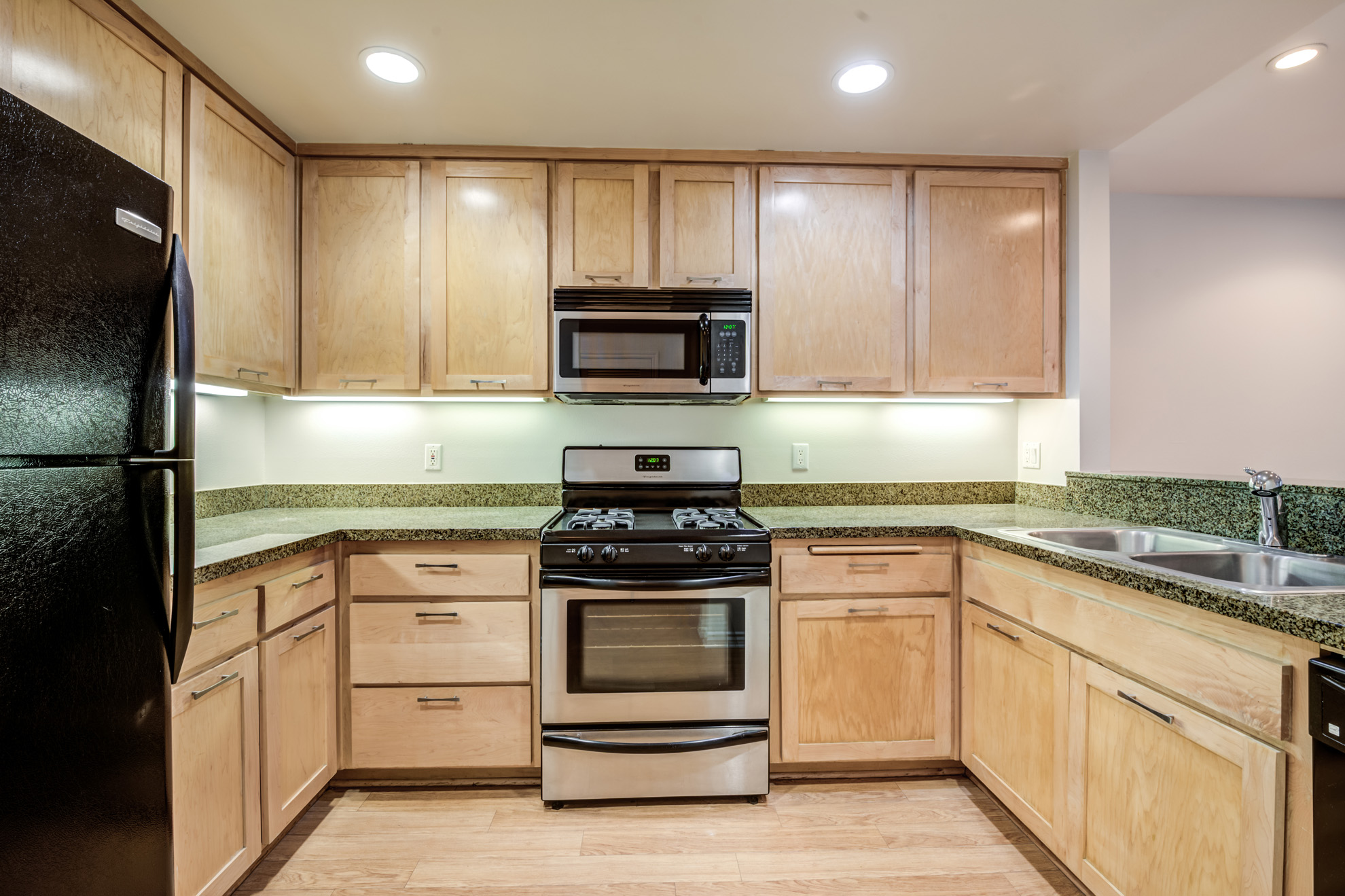 IMT Belasera at Sherman Way Image 12