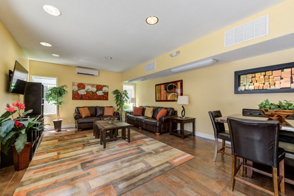 The Reserve at Warner Center Image 48