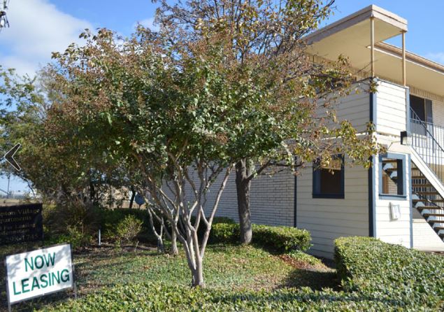 Hampton Village Image 1