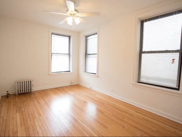 5337 S Hyde Park Boulevard Image 10