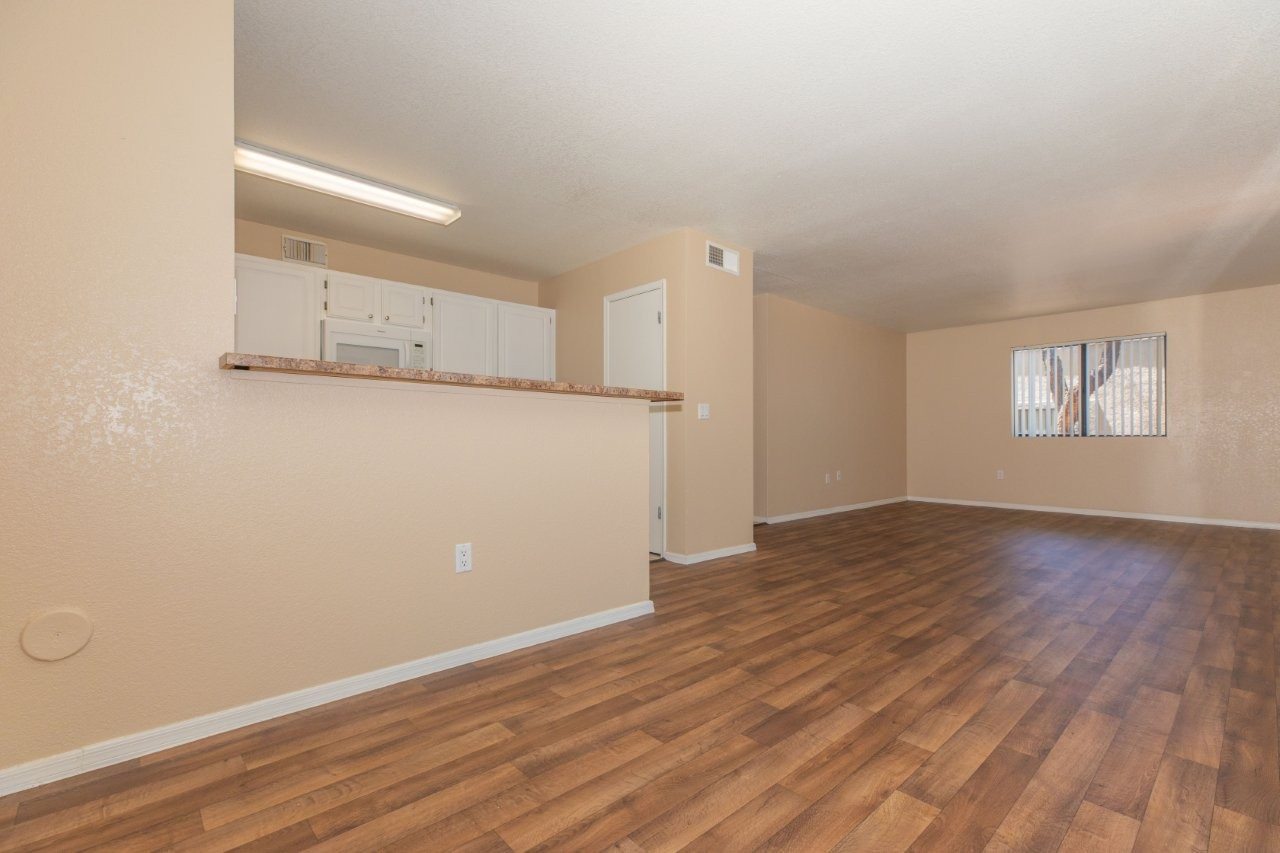 Peak at Oro Valley Image 12