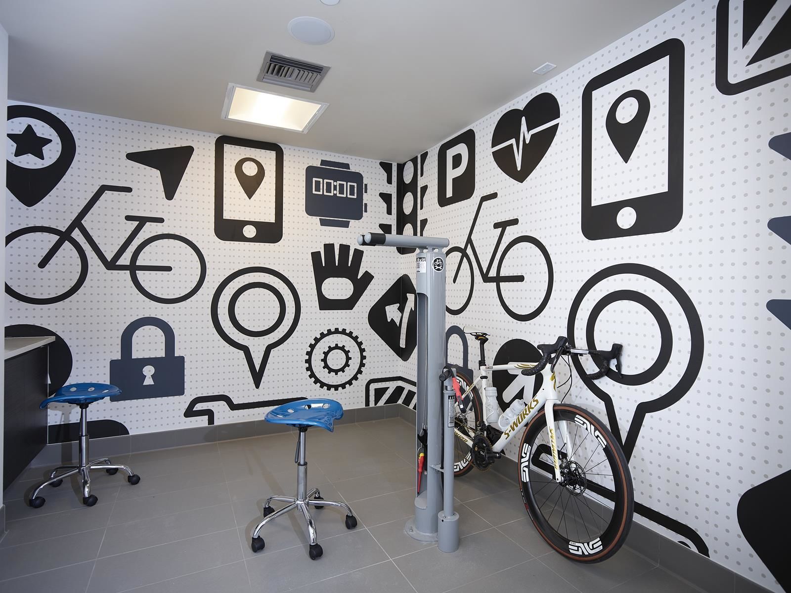 Aris Market Square Image 12