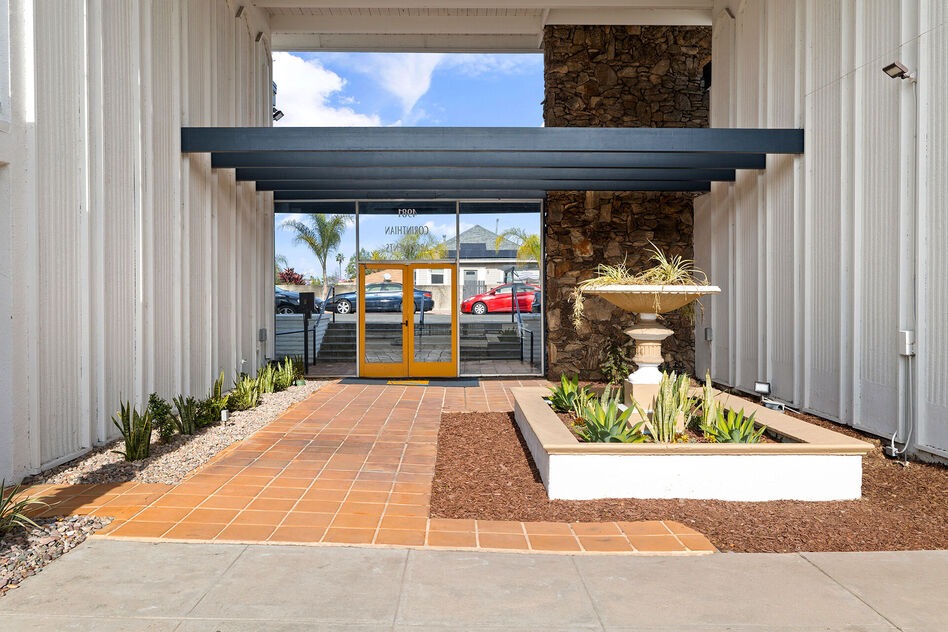 State Apartments Image 2