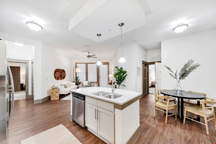 Varela Westshore Apartments Image 28