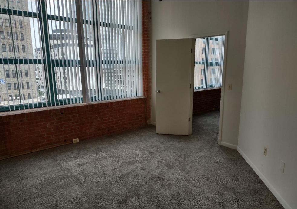 Marlboro Classic Apt & Redwood Square Image 148