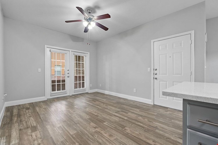 Larkin Apartment Homes Image 15