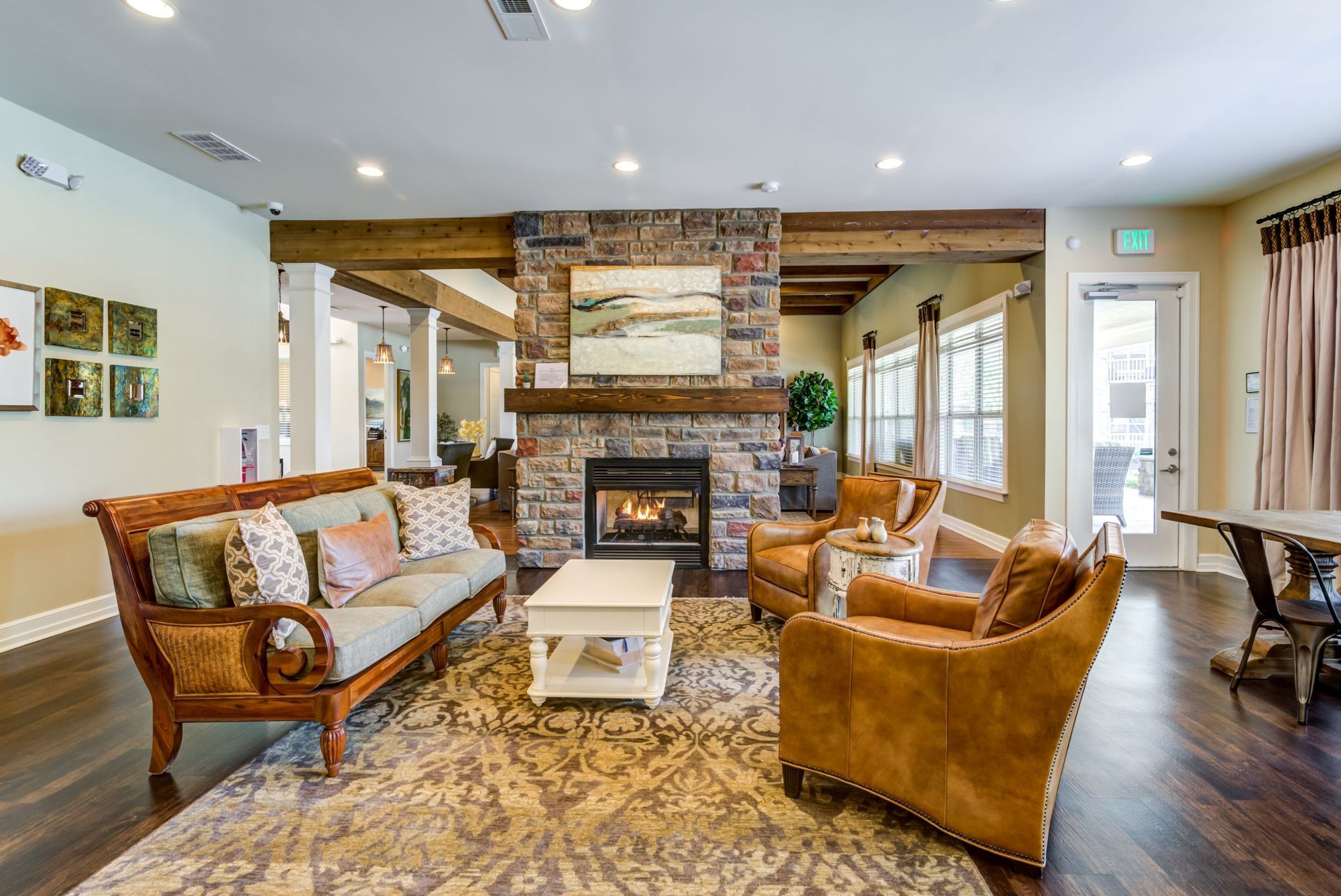 Commonwealth at 31 Apartments Image 2