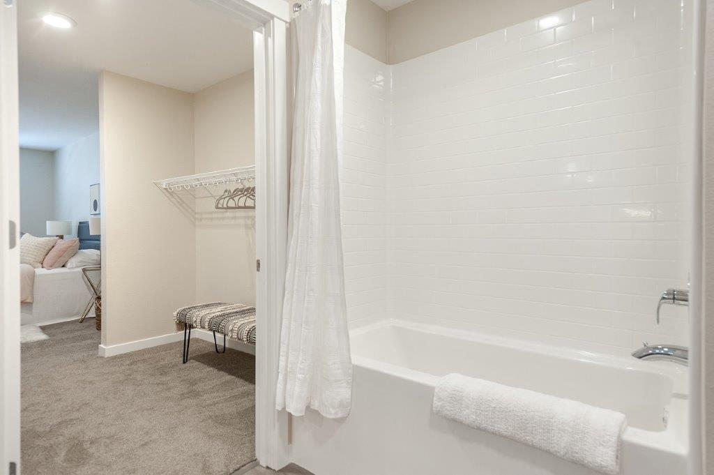 2x2 | Bath