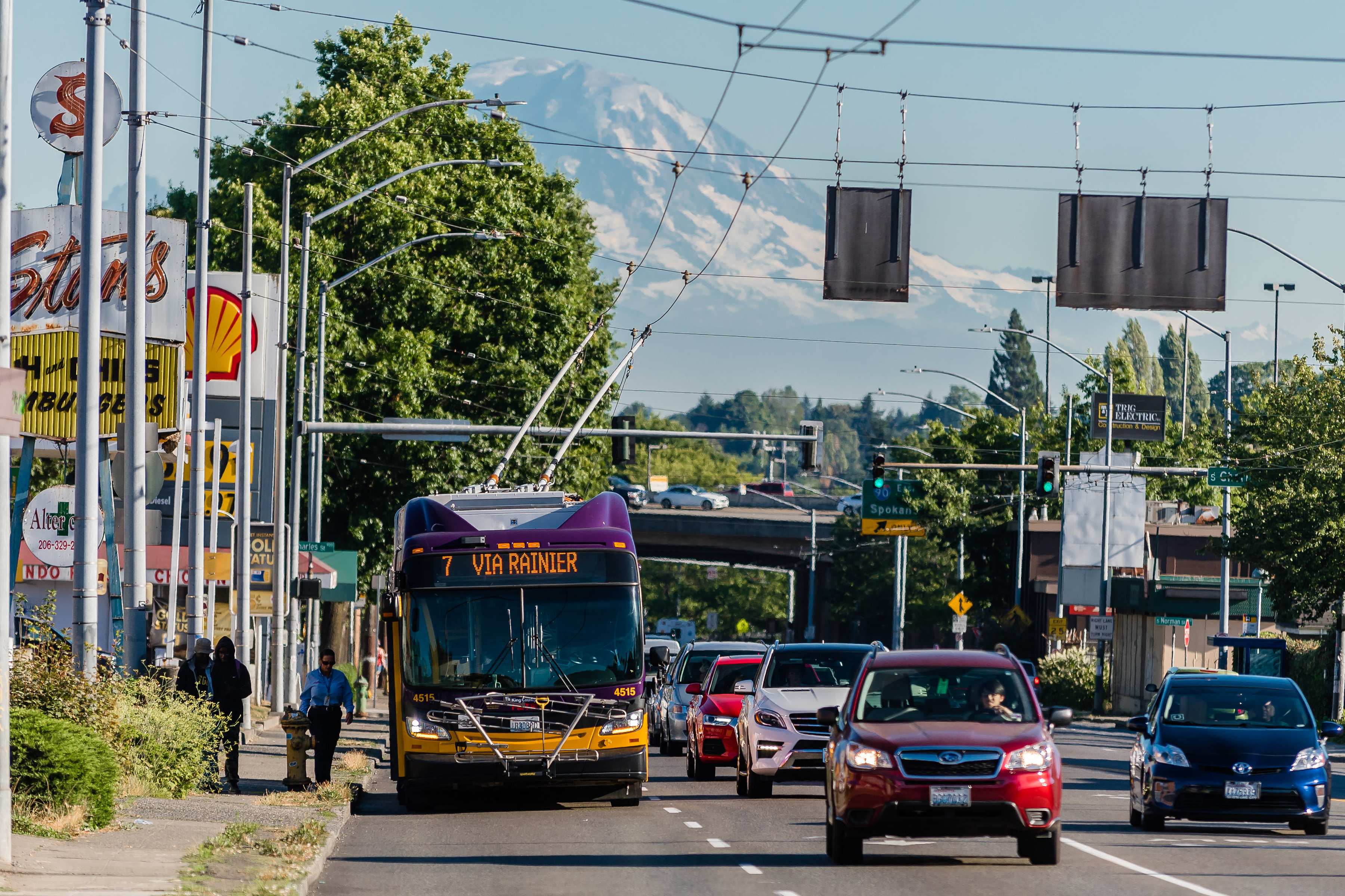 Easy access to public transportation!