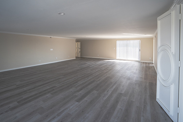 2B2B Penthouse #612 - Living Area