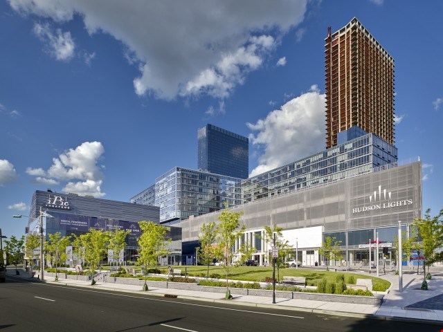 Hudson Lights Image 17