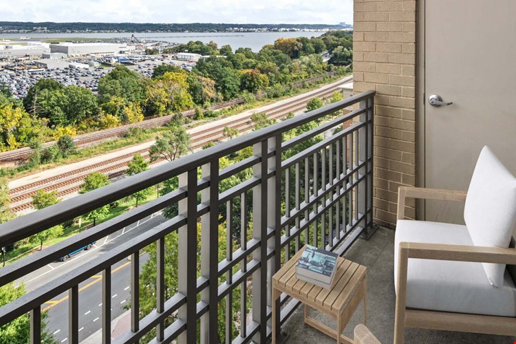 Camden Potomac Yard Image 10