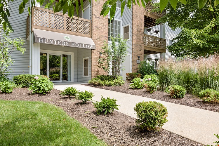 Hunters Hollow Apartments Image 1