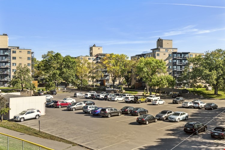 Park Towers Image 25