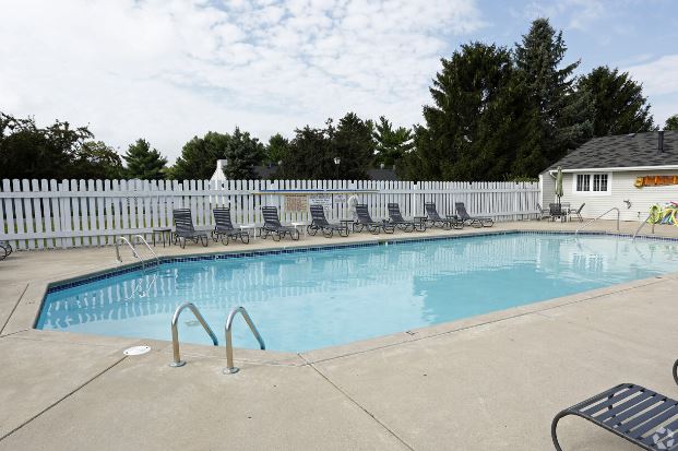 Lake Forest Apartments Image 18