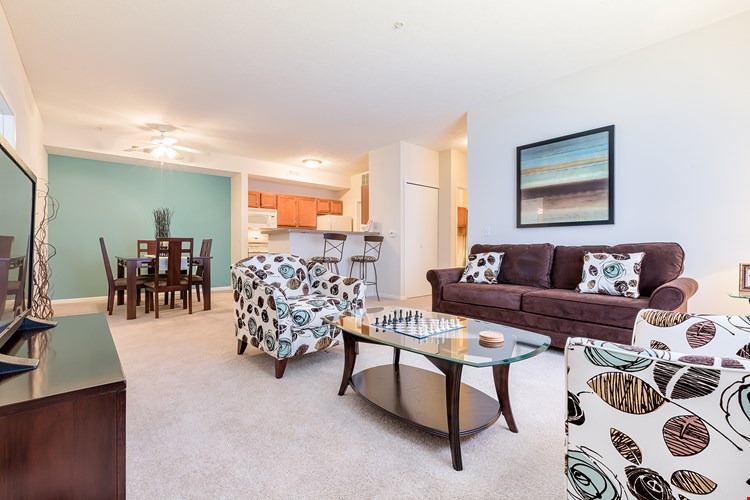 Cobblestone Court Image 12