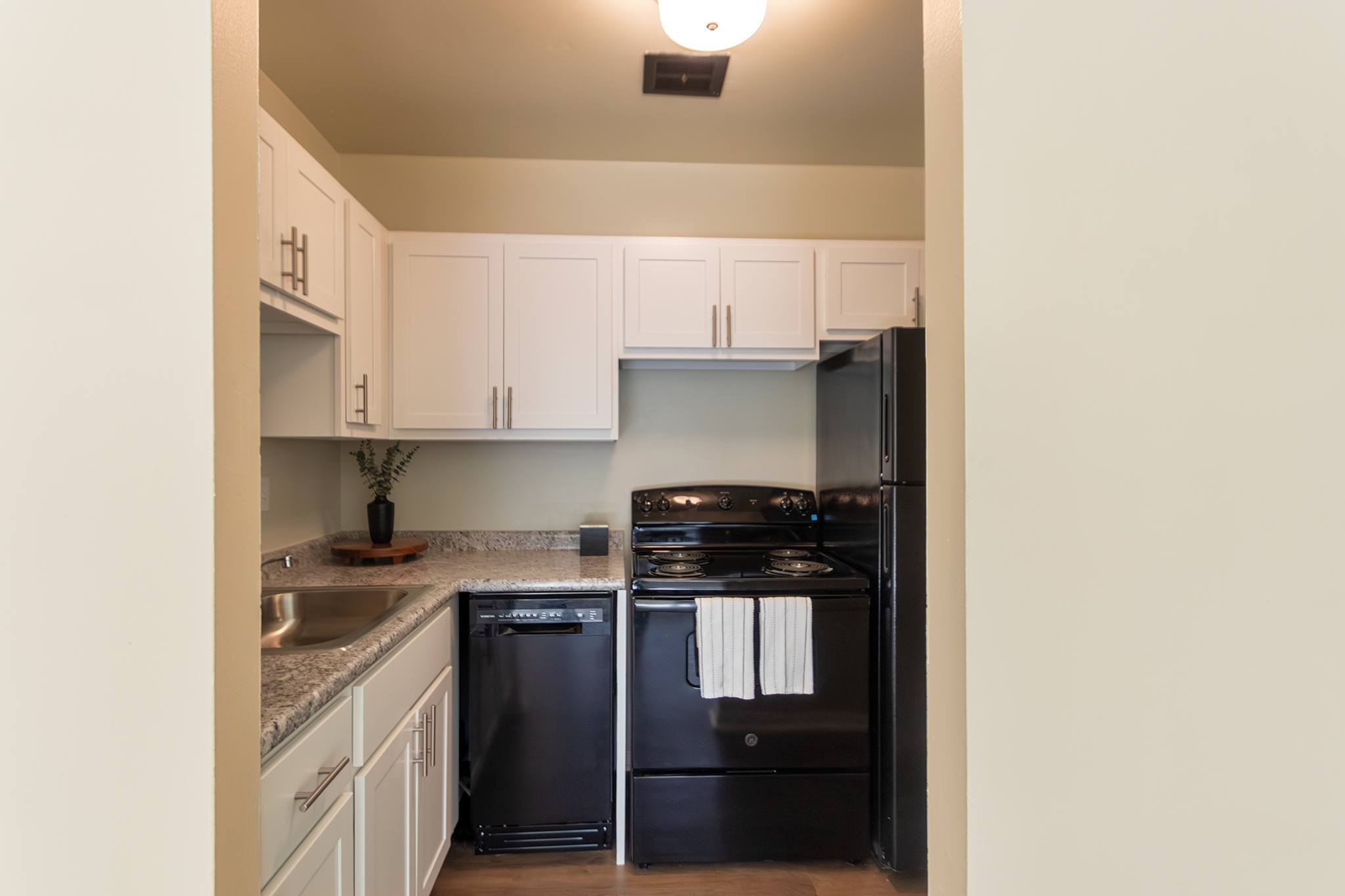 Romaine Court Image 21