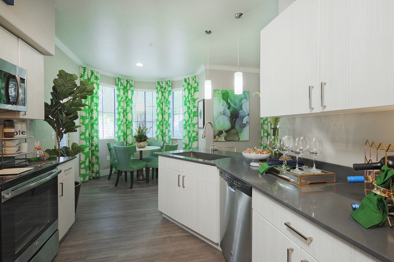 Peoria, AZ Enclave at Arrowhead lake kitchen