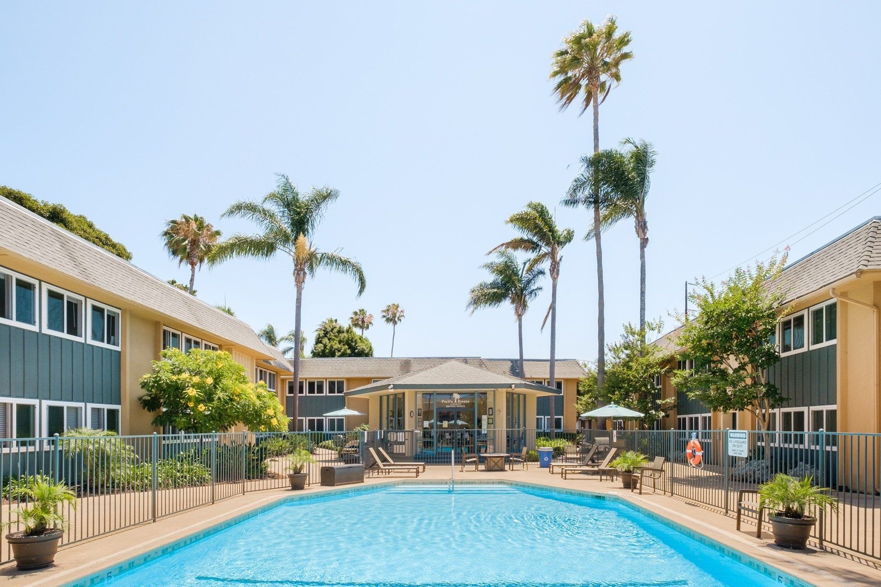 Pacific Breeze Apartments Image 1