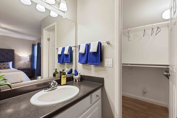 Renaissance Villas Apartment Homes Image 9