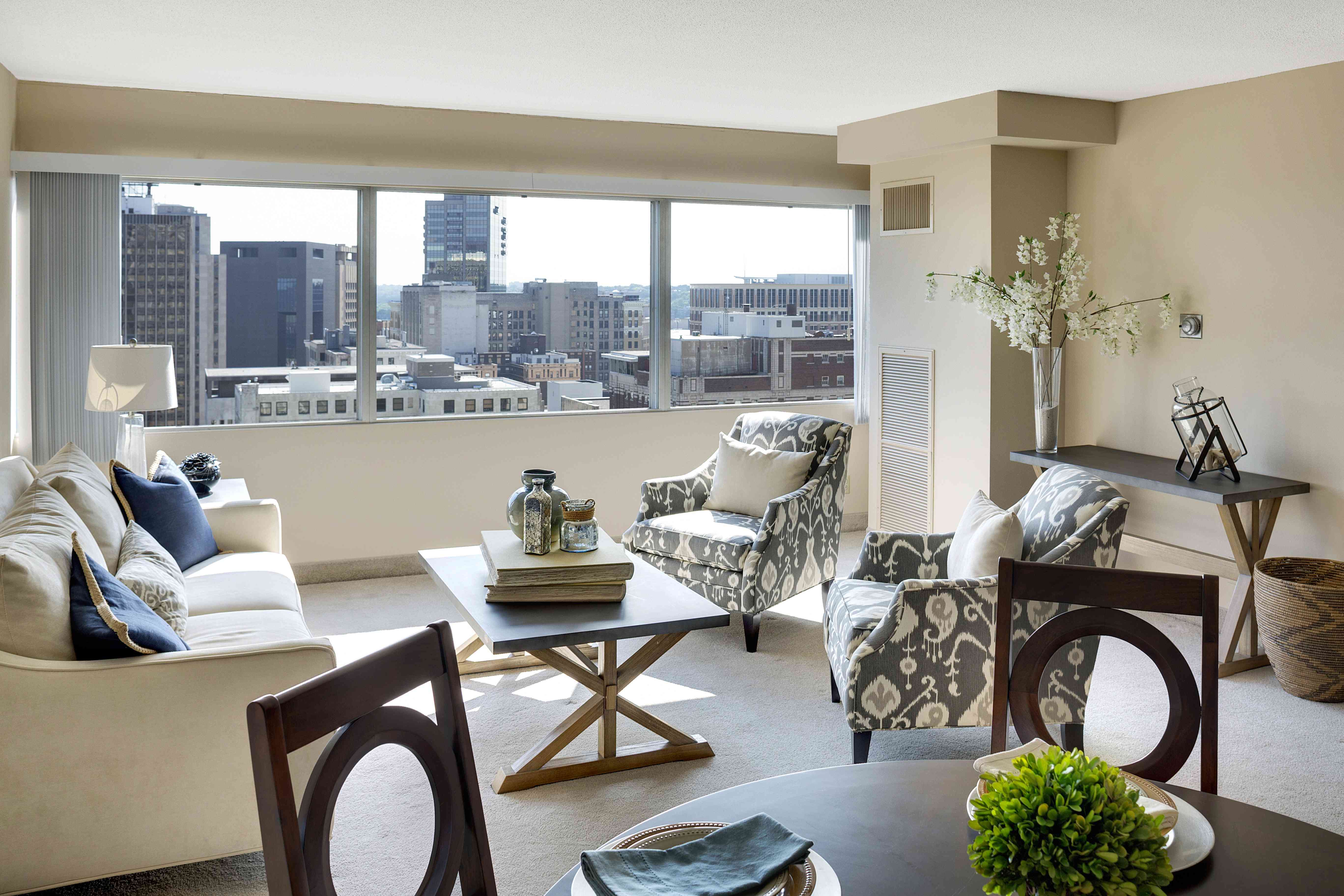 Kellogg Square Image 64