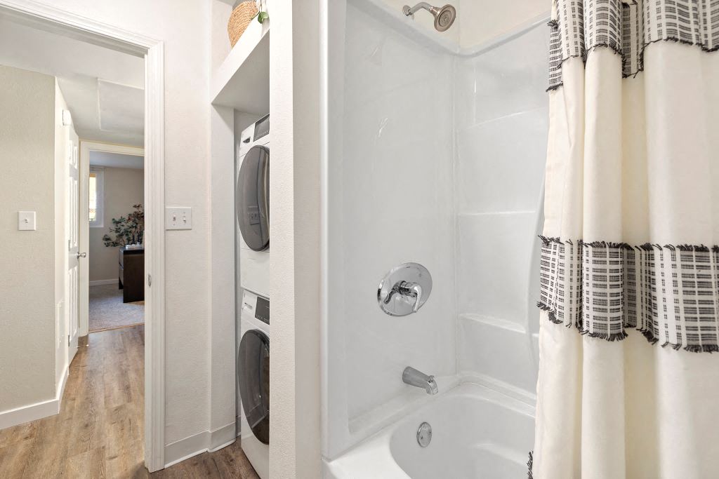 The Reserve at Warner Center Image 12