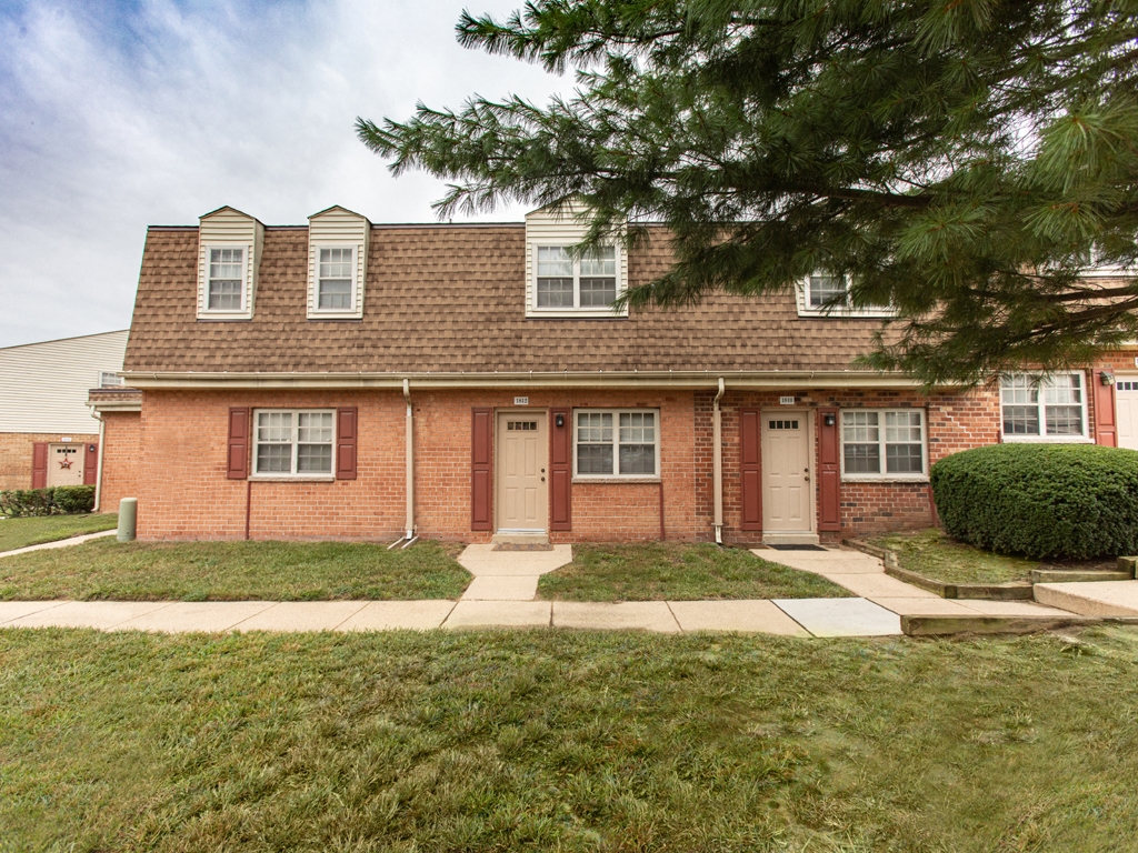 Somerset Woods Townhomes Image 1