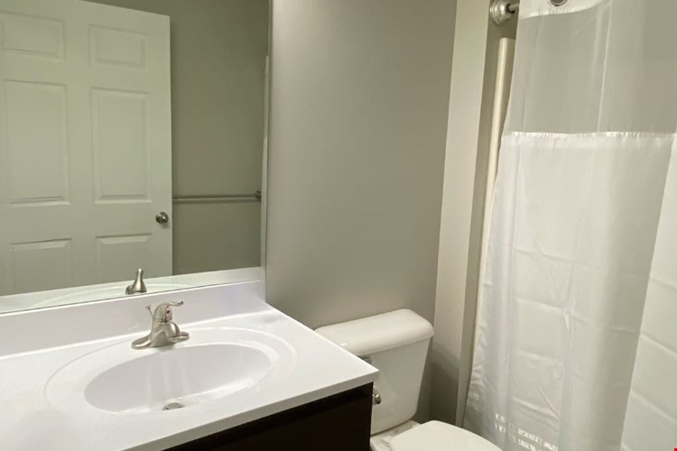Lakeside Villas Image 9