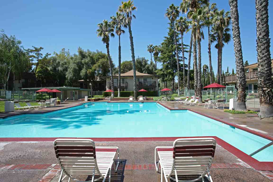 Valley West Apartments Image 1