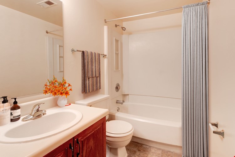 Apartments At Hunter S Run Waldorf Apartmentsearch Com