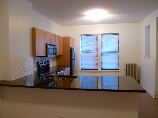 5326-5336 S Greenwood Avenue Image 2