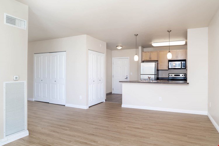 Market Street Village Image 4