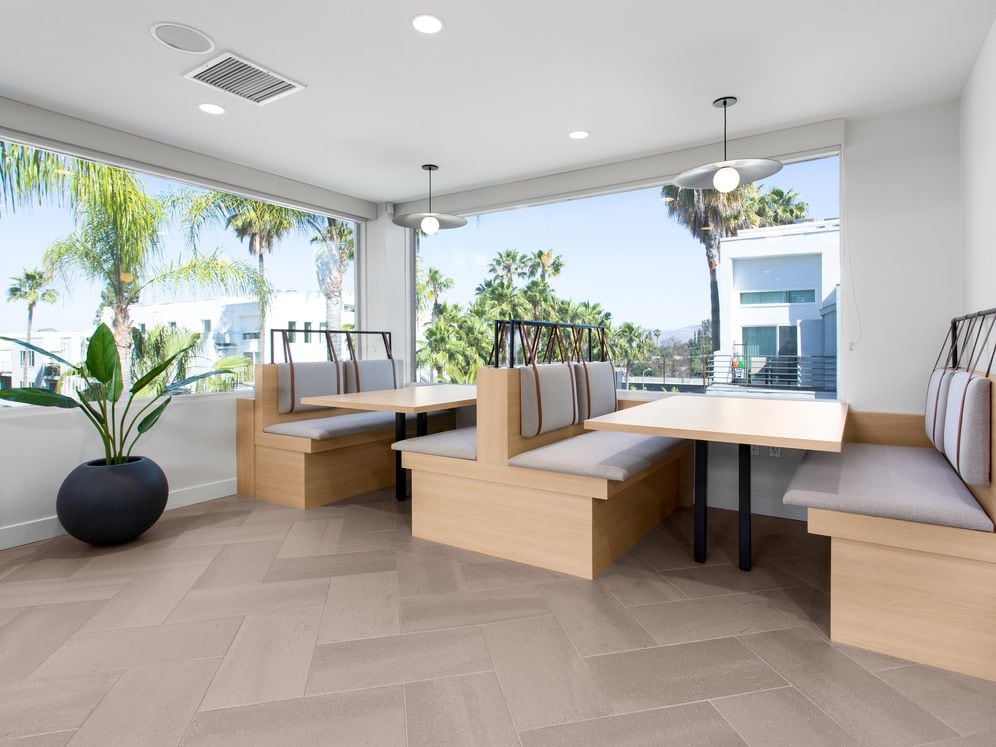 Resident lounge with booths