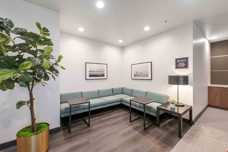 IMT Gallery 421 Image 29