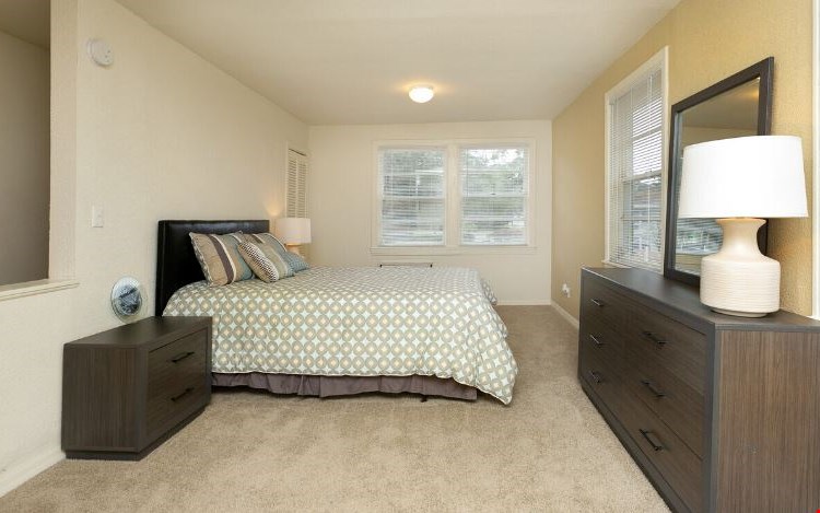 St Johns Landing Apartments Image 8