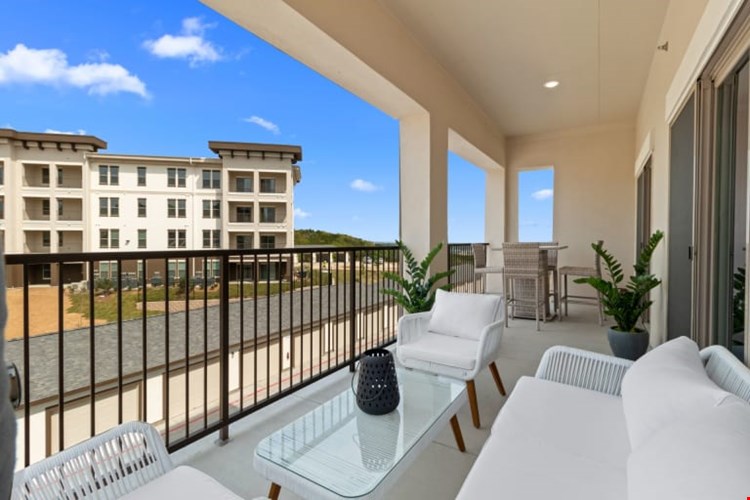 Reveal Skyline Image 12