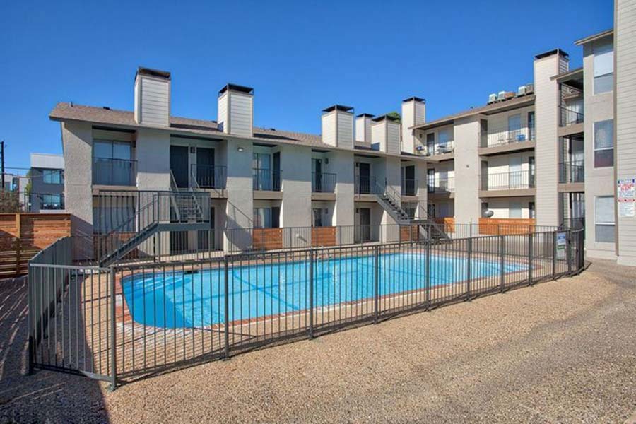 Garrett Gardens Image 1