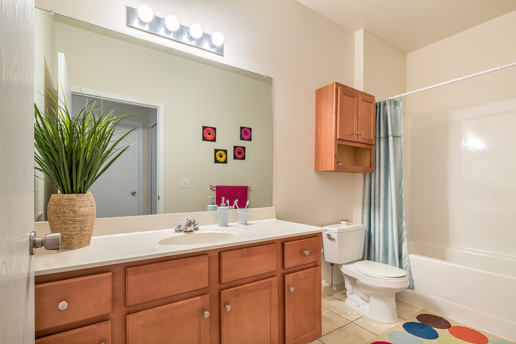 Cobblestone Court Image 15