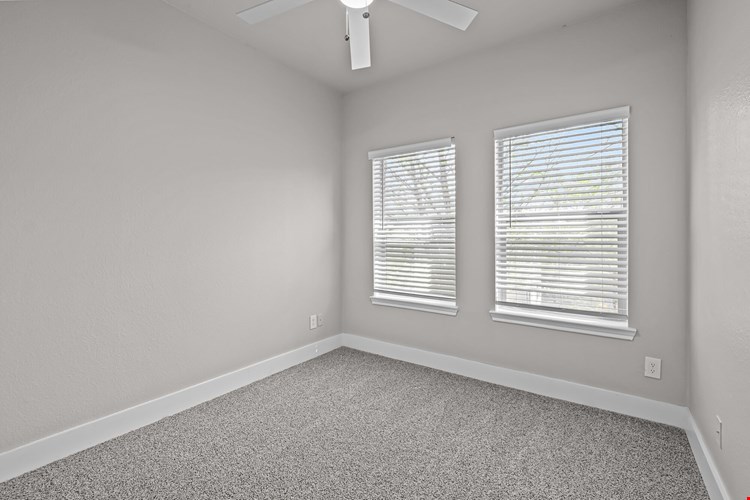 Larkin Apartment Homes Image 35