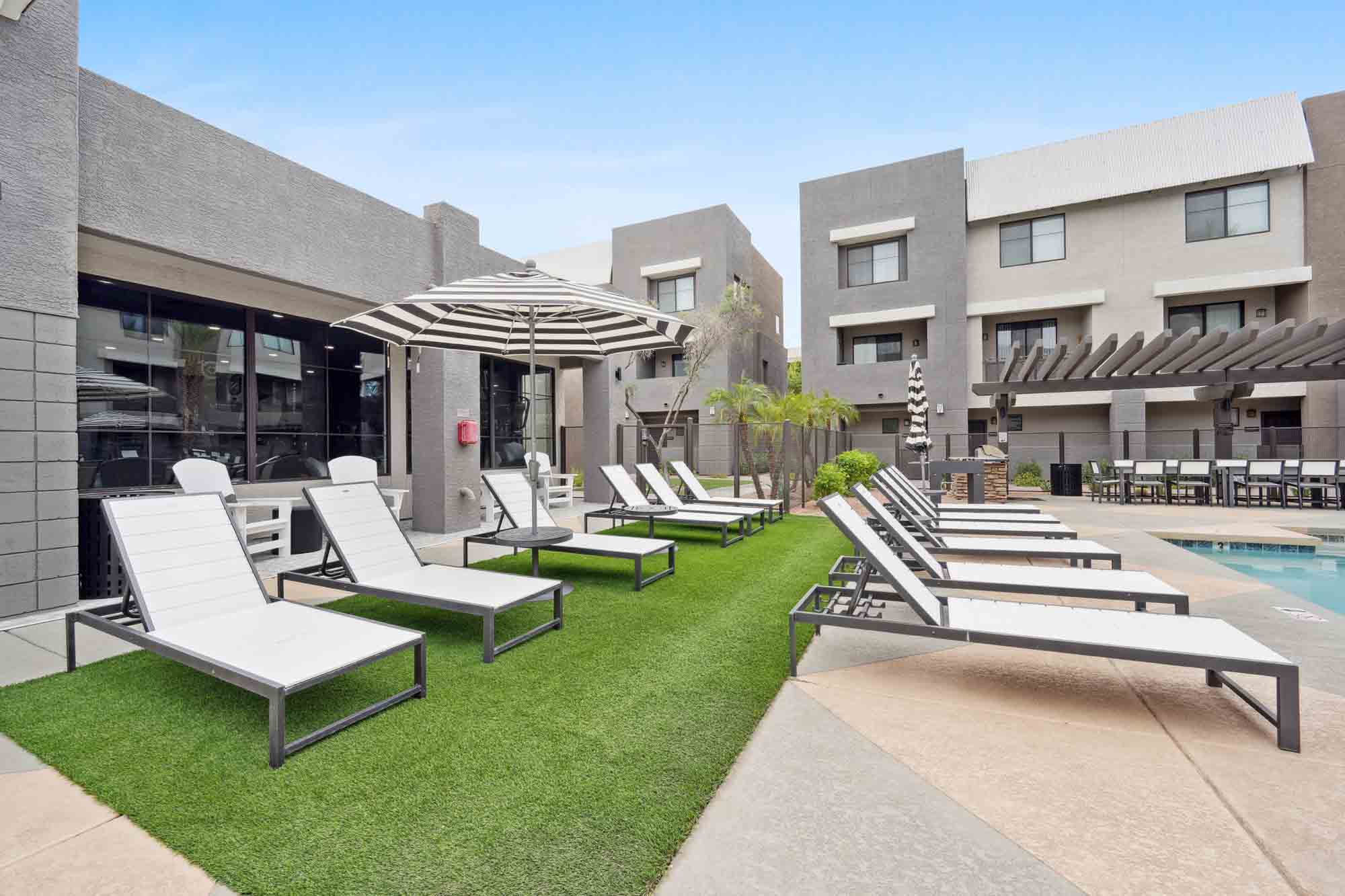 Zone Westgate, Glendale, AZ, Sundeck