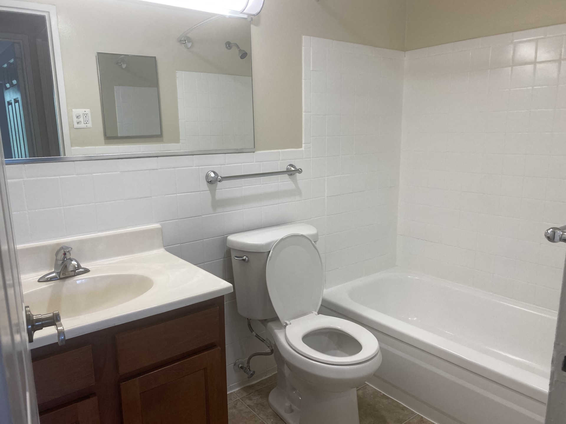 Silver Spring Towers Image 44
