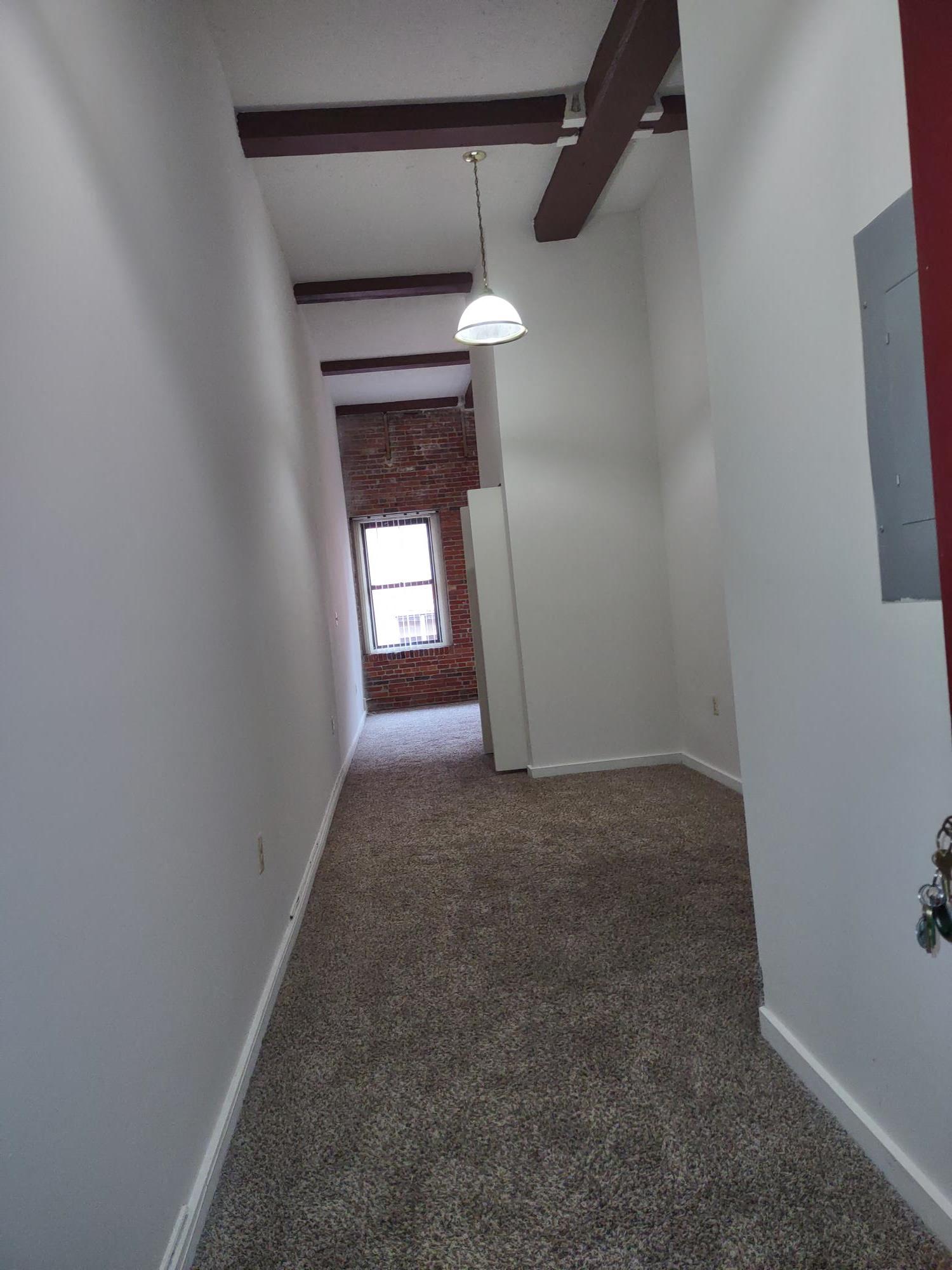 Marlboro Classic Apt & Redwood Square Image 12