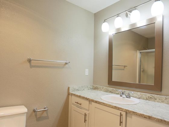 Town Center Park Apartments Image 9