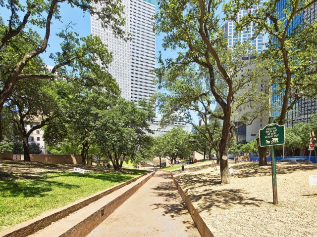 Perks of Downtown Dallas