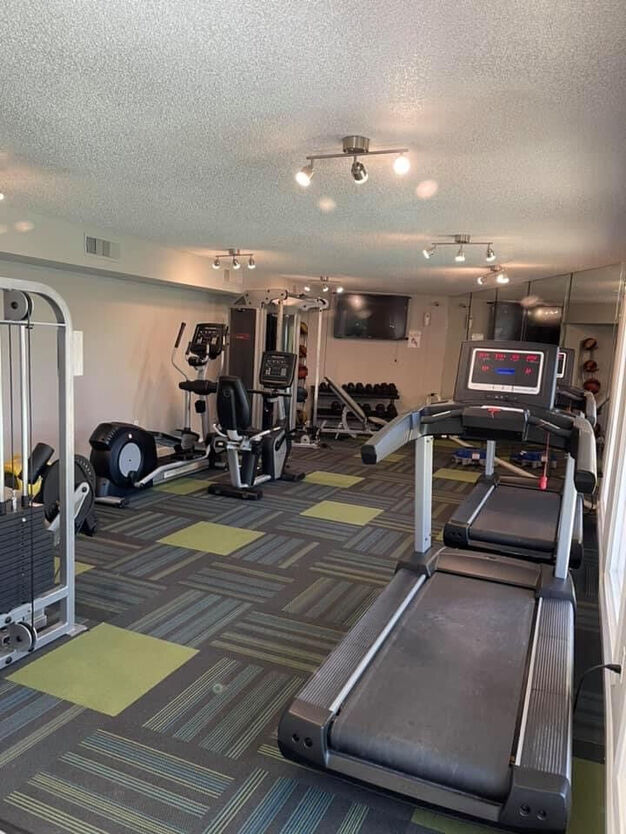 Breakers on the Lake Image 8